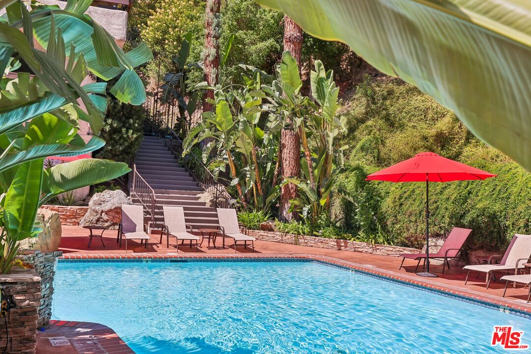2700 Cahuenga Blvd Unit: E 4313