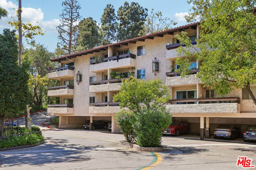 2700 Cahuenga Blvd Unit: E 4313