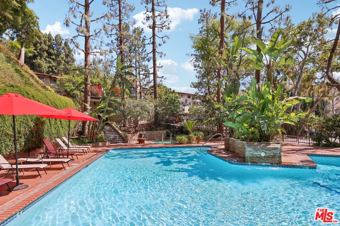 2700 Cahuenga Blvd Unit: E 4313