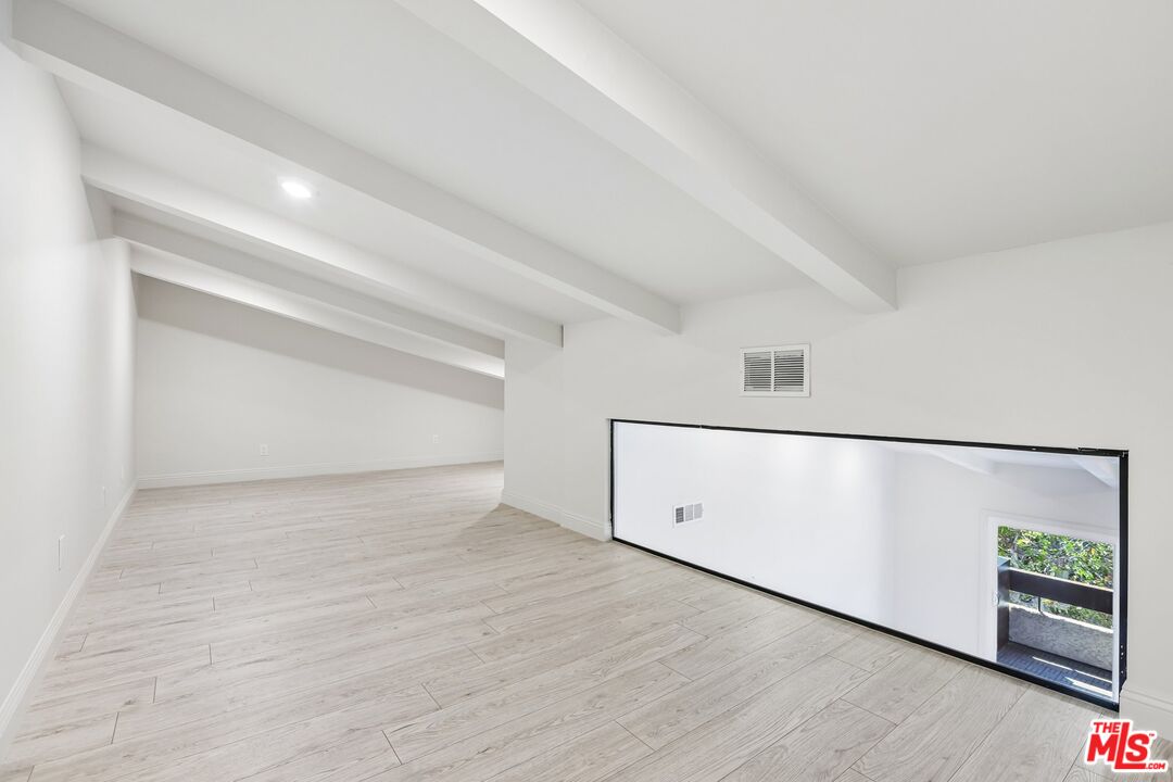 2700 Cahuenga Blvd Unit: E 4313