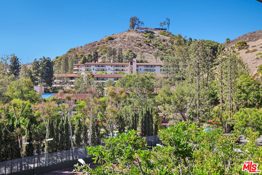 2700 Cahuenga Blvd Unit: E 4313