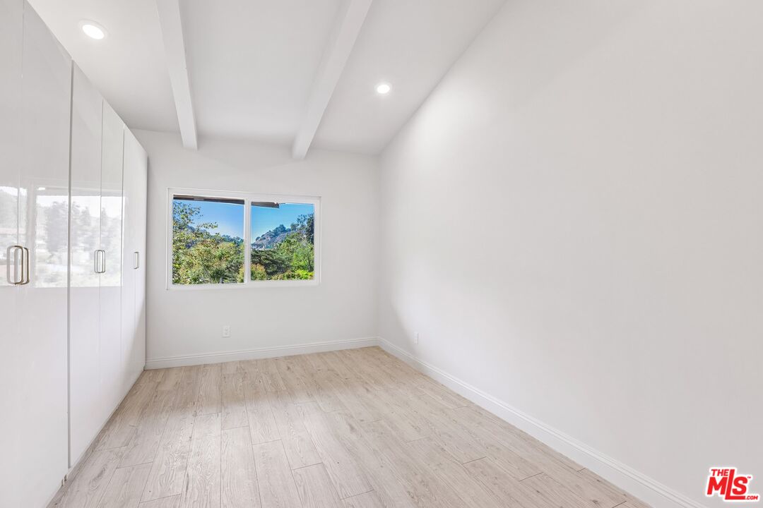 2700 Cahuenga Blvd Unit: E 4313