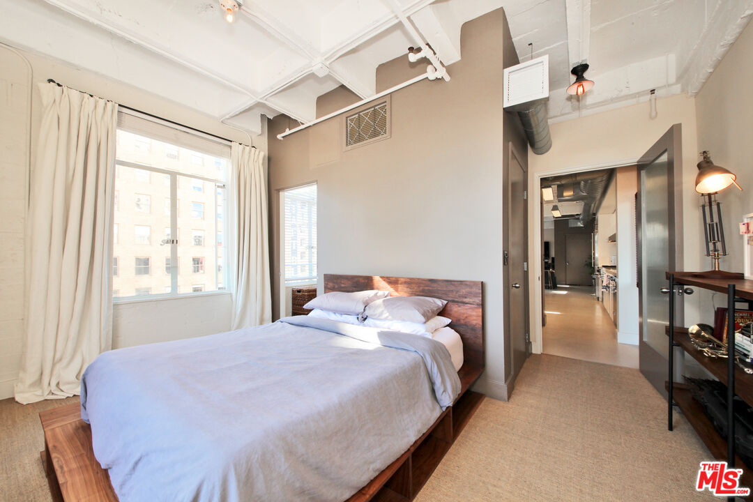 6253 HOLLYWOOD BLVD Unit: 601