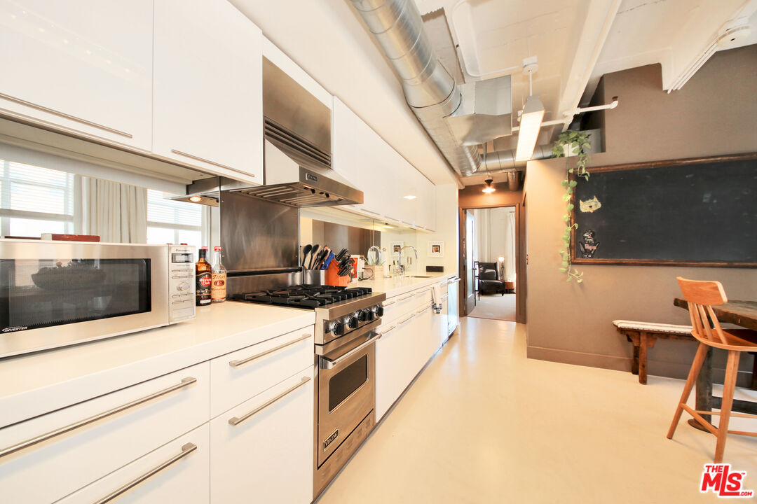 6253 HOLLYWOOD BLVD Unit: 601
