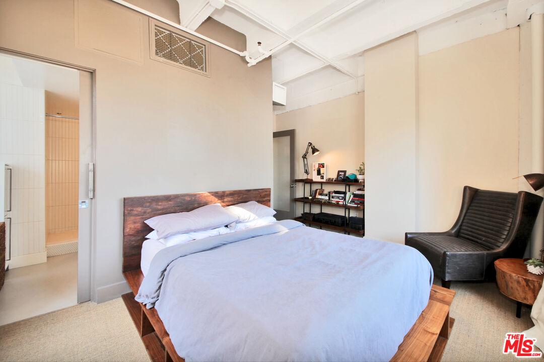 6253 HOLLYWOOD BLVD Unit: 601