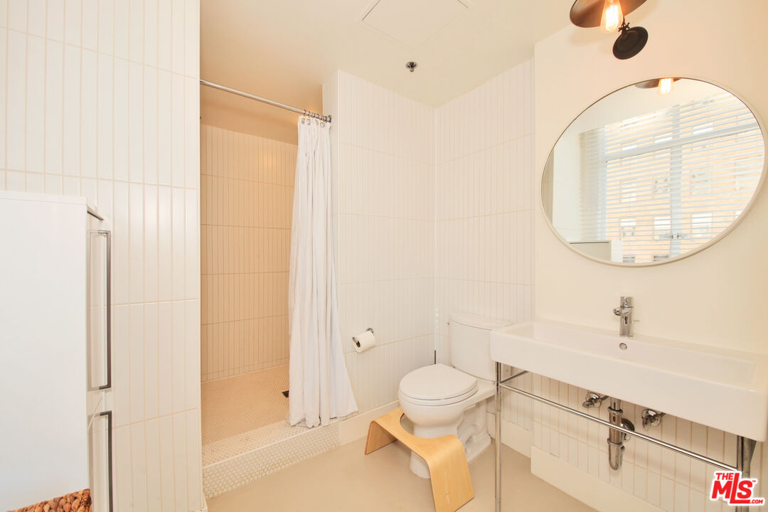 6253 HOLLYWOOD BLVD Unit: 601