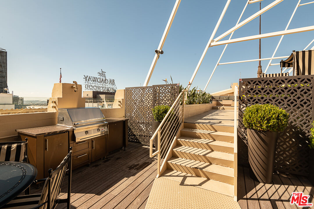 6253 HOLLYWOOD BLVD Unit: 601