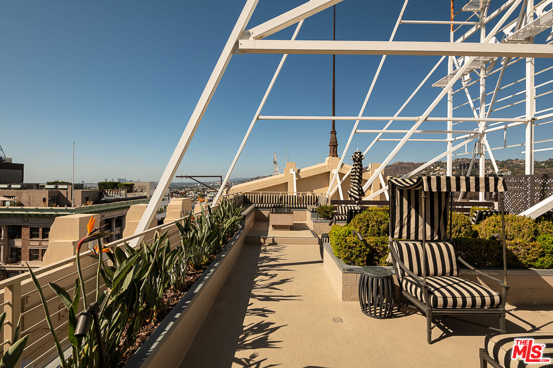 6253 HOLLYWOOD BLVD Unit: 601