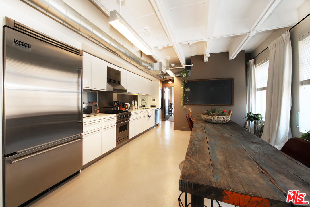 6253 HOLLYWOOD BLVD Unit: 601