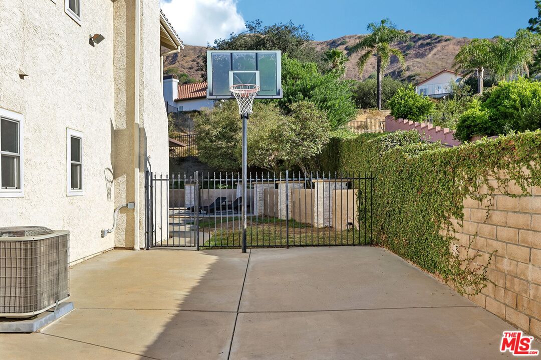 17807 Tuscan Dr