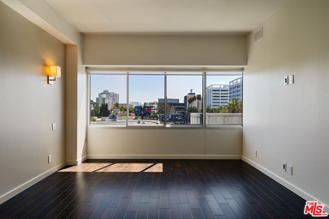 7135 Hollywood Blvd Unit: 402