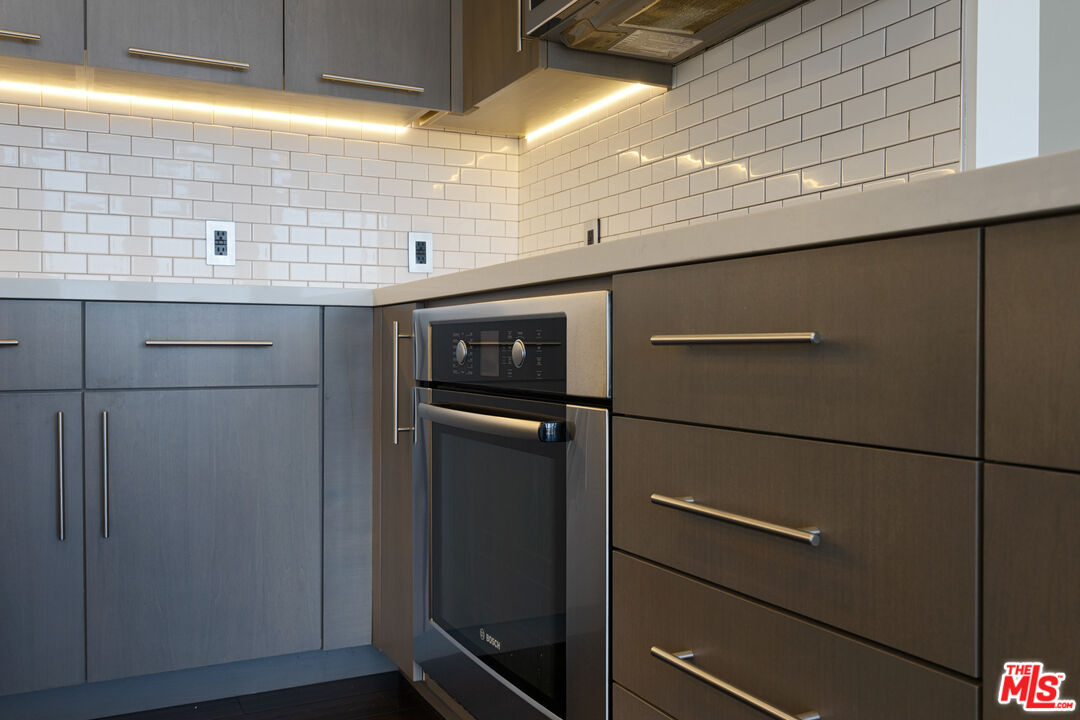 7135 Hollywood Blvd Unit: 402
