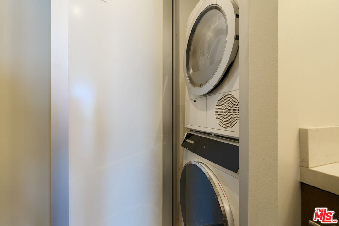 7135 Hollywood Blvd Unit: 402