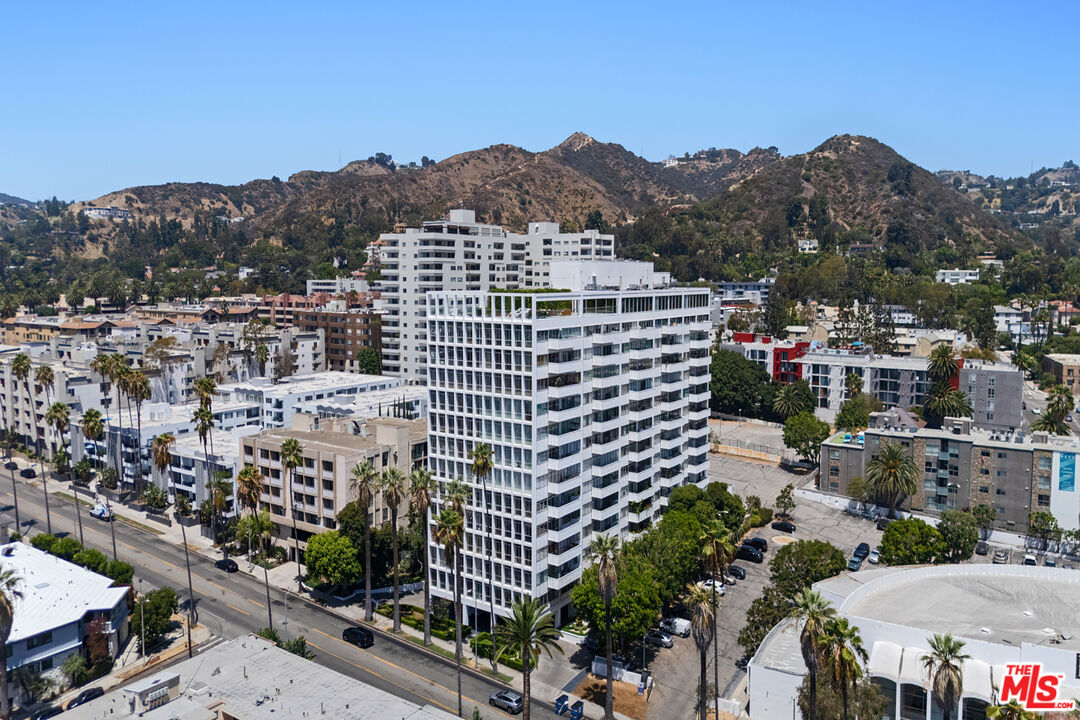 7135 Hollywood Blvd Unit: 402