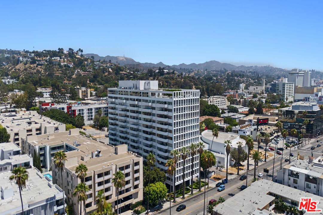 7135 Hollywood Blvd Unit: 402
