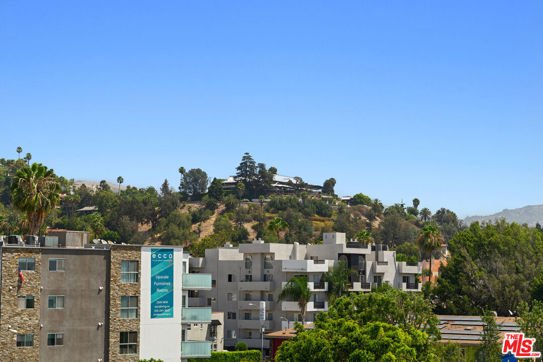 7135 Hollywood Blvd Unit: 402
