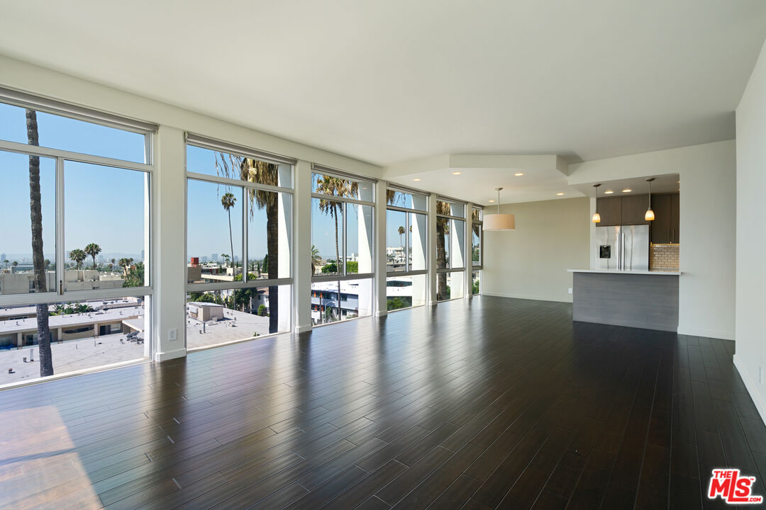 7135 Hollywood Blvd Unit: 402