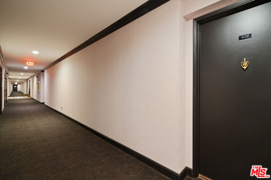 7135 Hollywood Blvd Unit: 402