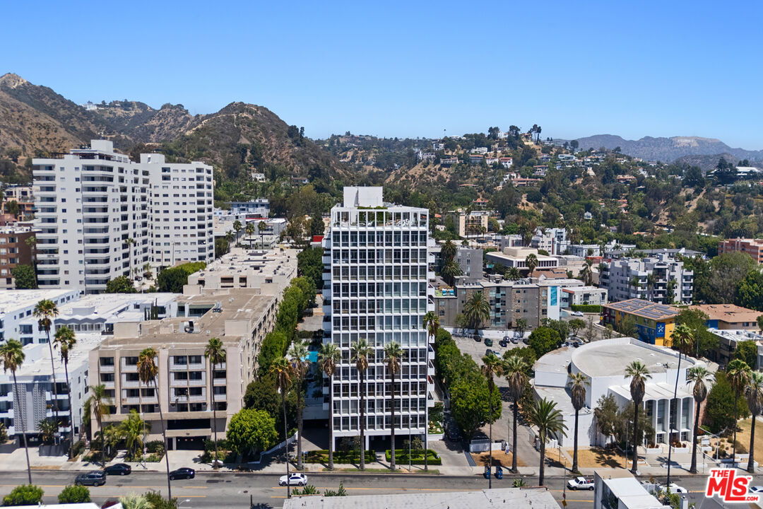 7135 Hollywood Blvd Unit: 402