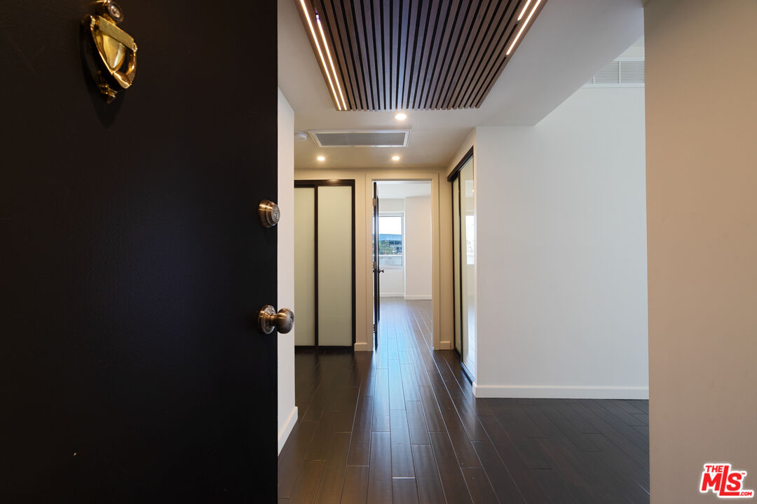 7135 Hollywood Blvd Unit: 402