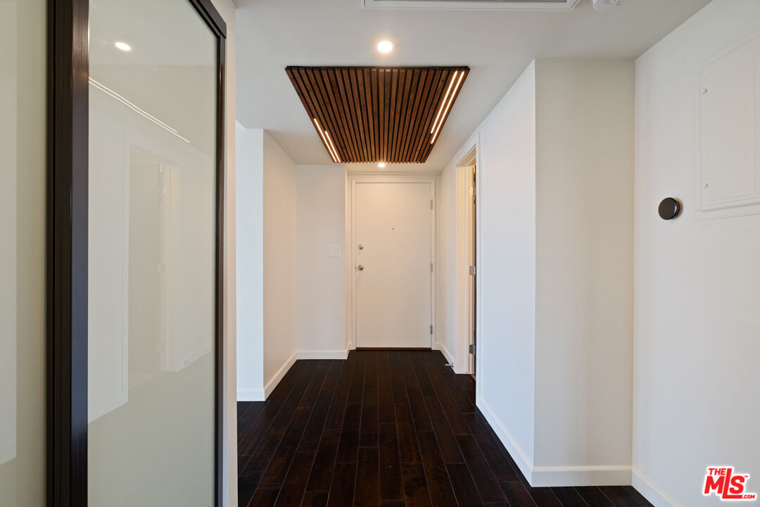 7135 Hollywood Blvd Unit: 402