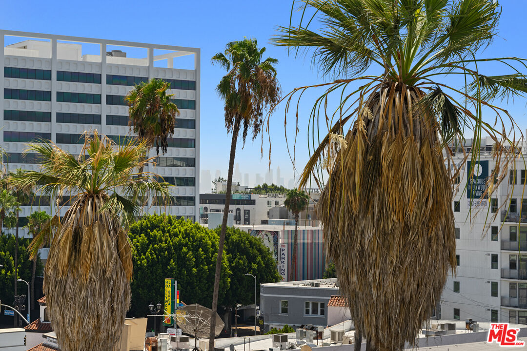 7135 Hollywood Blvd Unit: 402