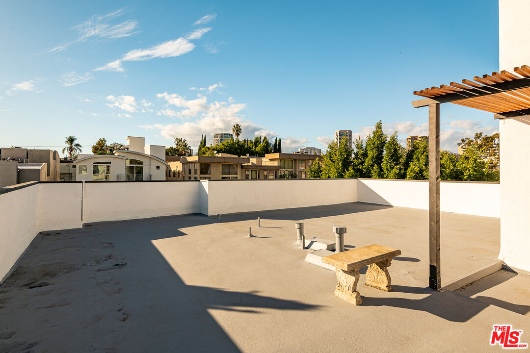 1610 S Beverly Glen Blvd Unit: 10