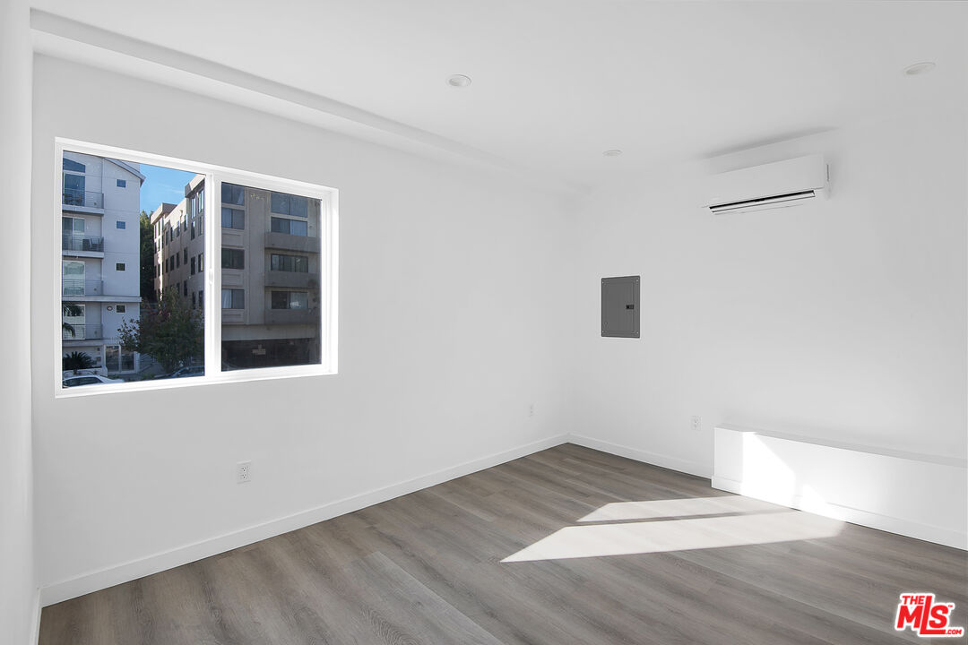 1610 S Beverly Glen Blvd Unit: 10