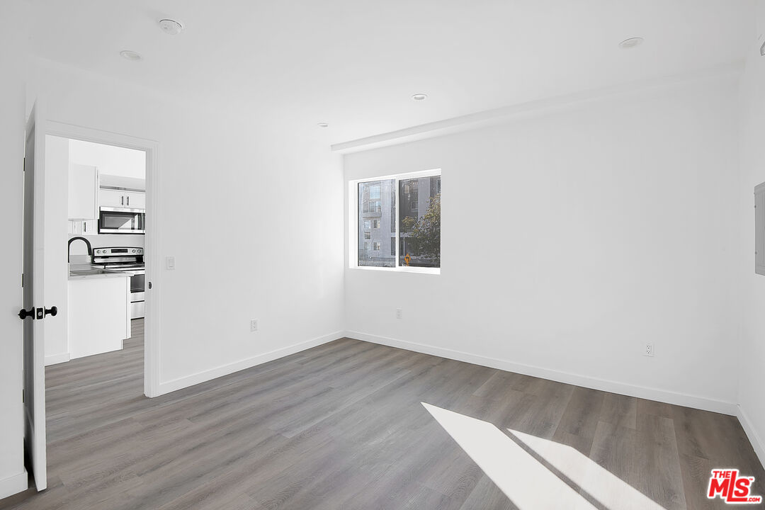 1610 S Beverly Glen Blvd Unit: 10