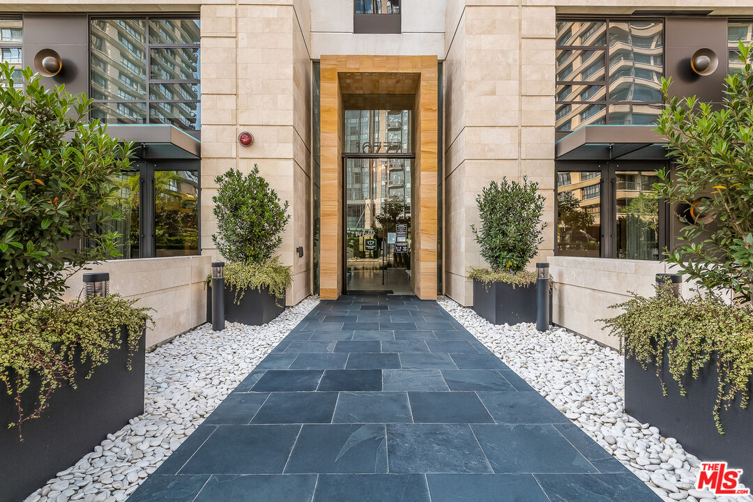 10777 Wilshire Blvd Unit: 404