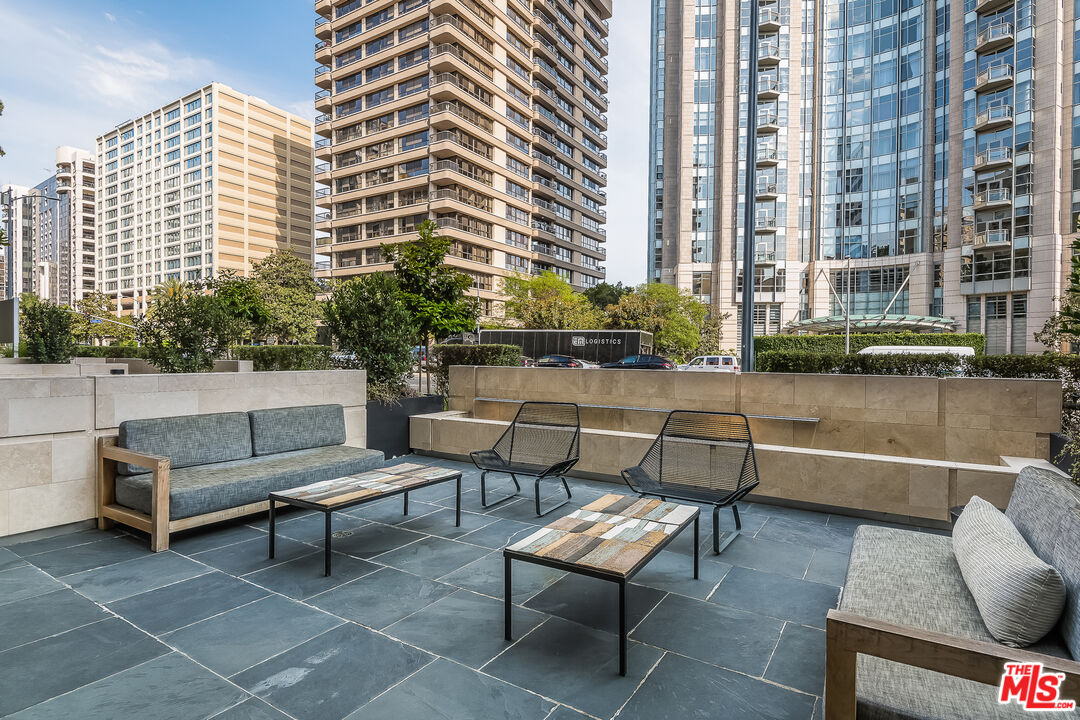 10777 Wilshire Blvd Unit: 404