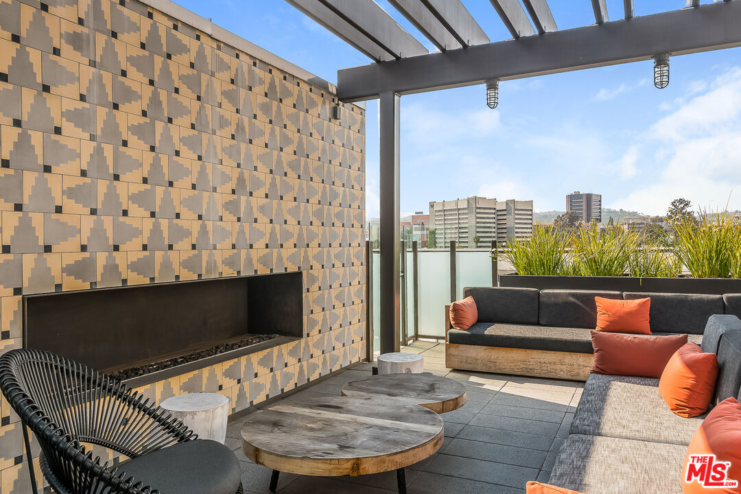 10777 Wilshire Blvd Unit: 404