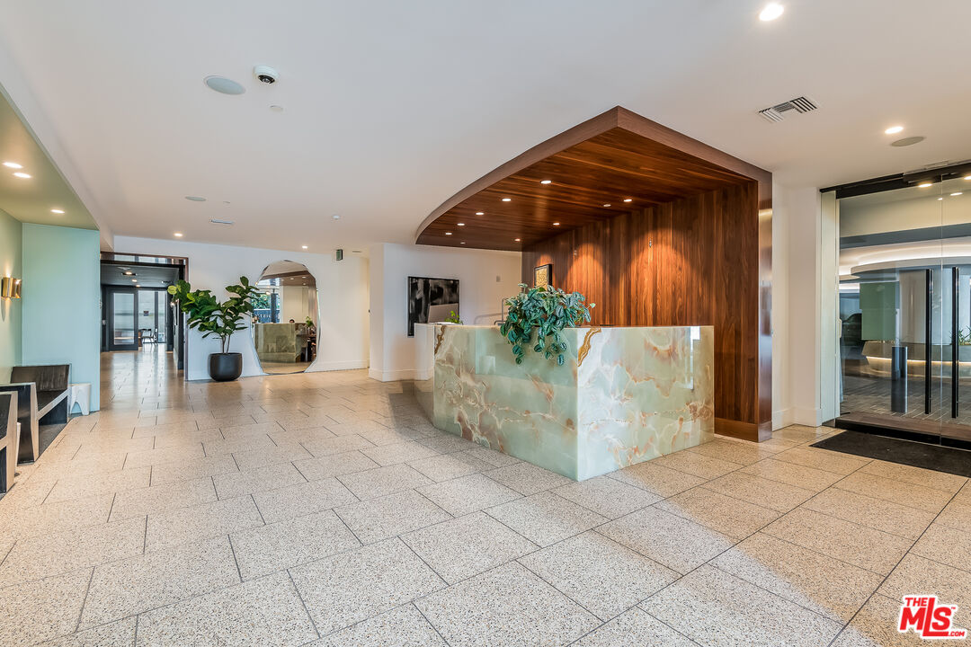 10777 Wilshire Blvd Unit: 404