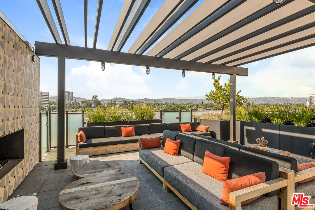 10777 Wilshire Blvd Unit: 404