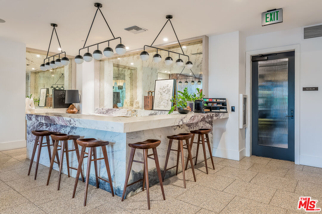 10777 Wilshire Blvd Unit: 404