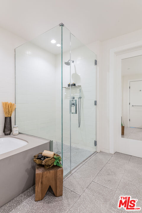 10777 Wilshire Blvd Unit: 404