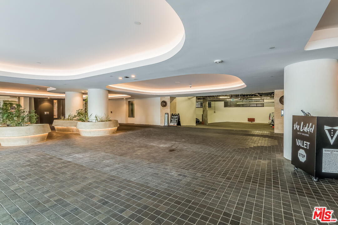 10777 Wilshire Blvd Unit: 404