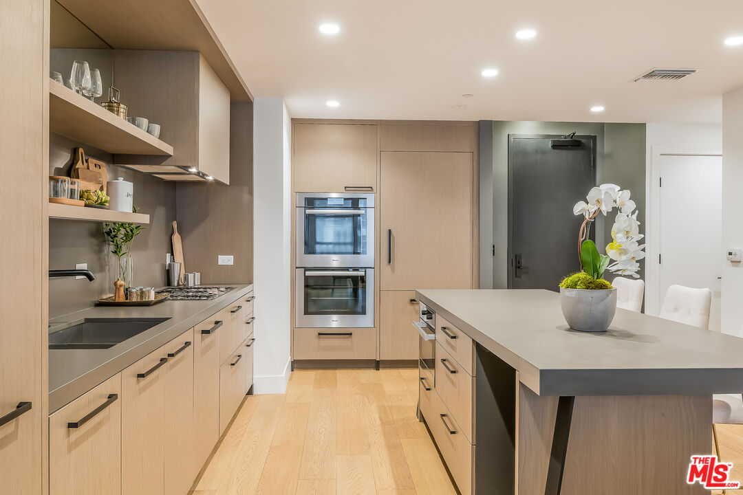 10777 Wilshire Blvd Unit: 404