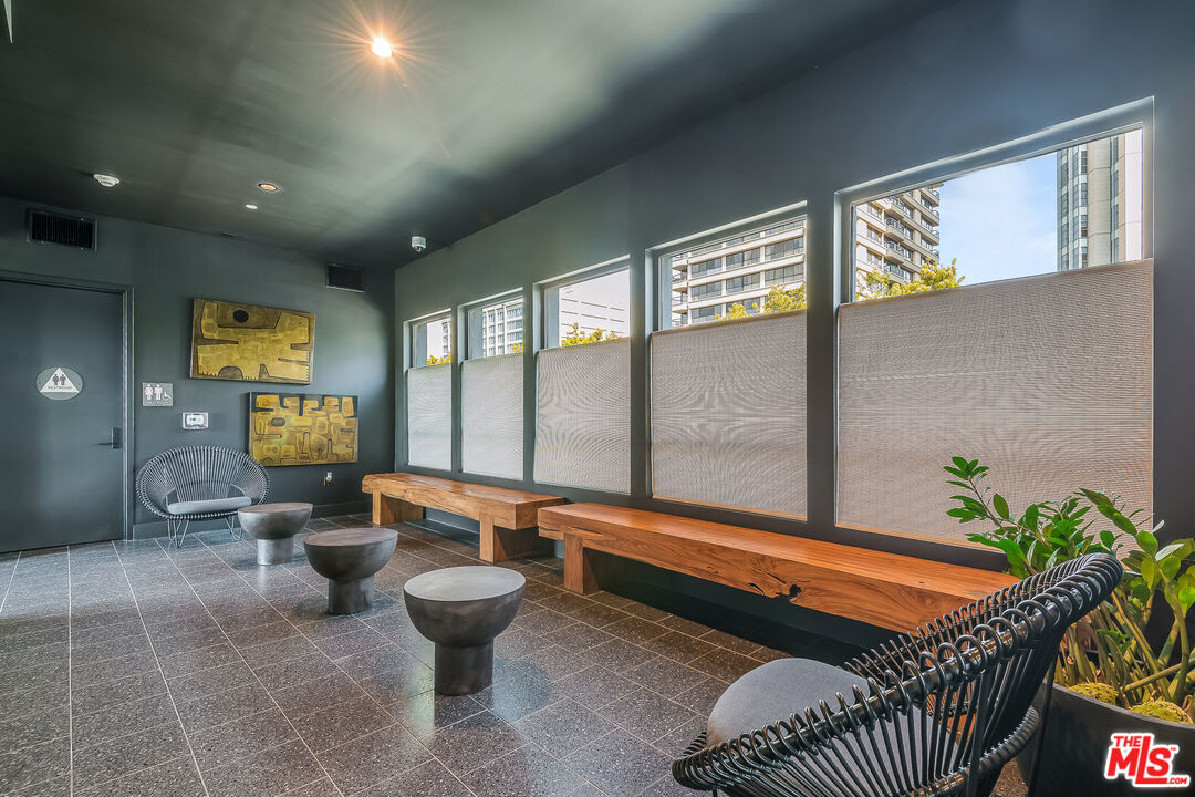 10777 Wilshire Blvd Unit: 404