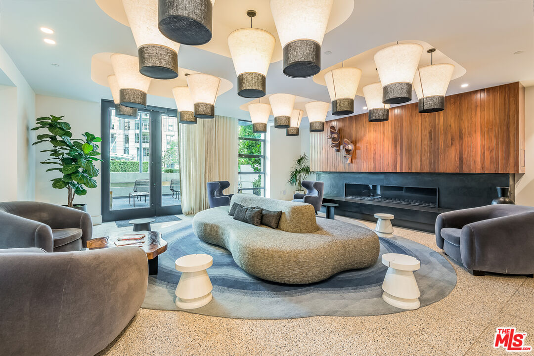 10777 Wilshire Blvd Unit: 404