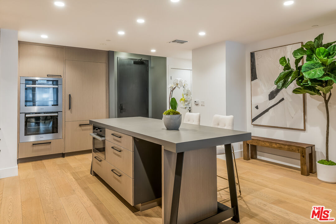 10777 Wilshire Blvd Unit: 404