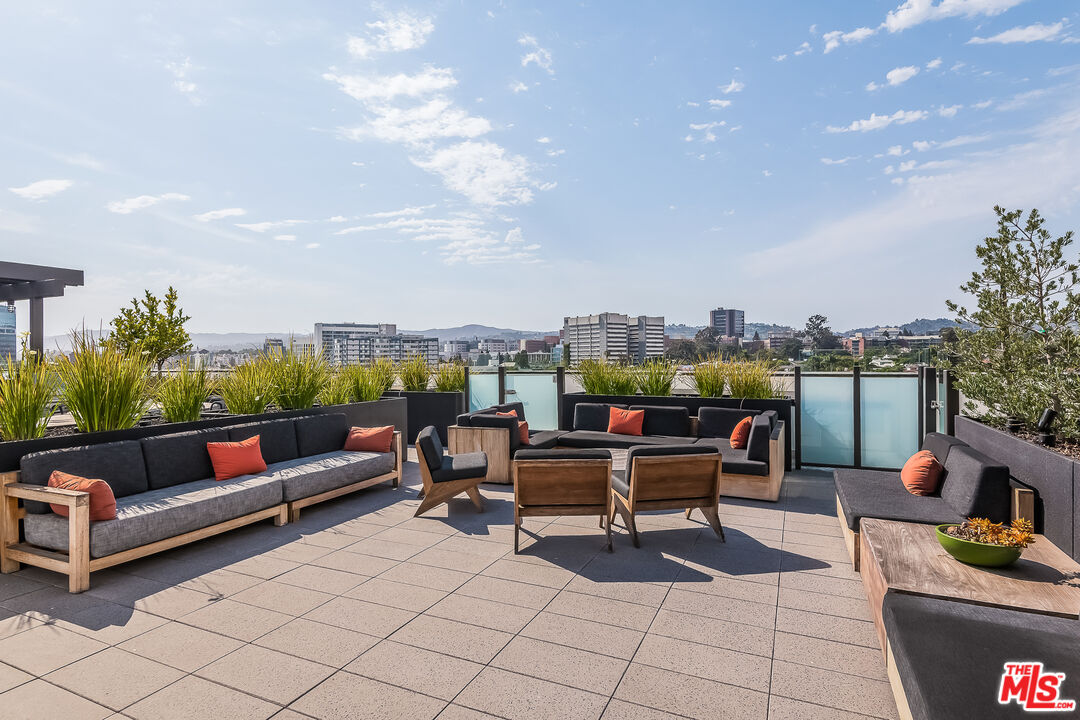 10777 Wilshire Blvd Unit: 404
