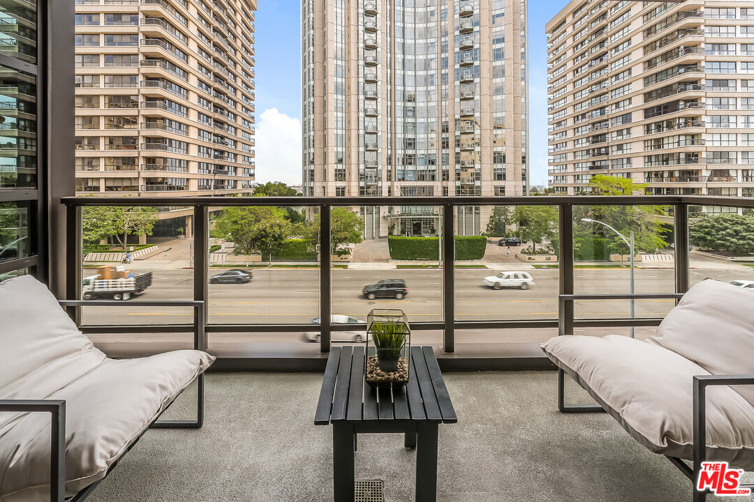 10777 Wilshire Blvd Unit: 404