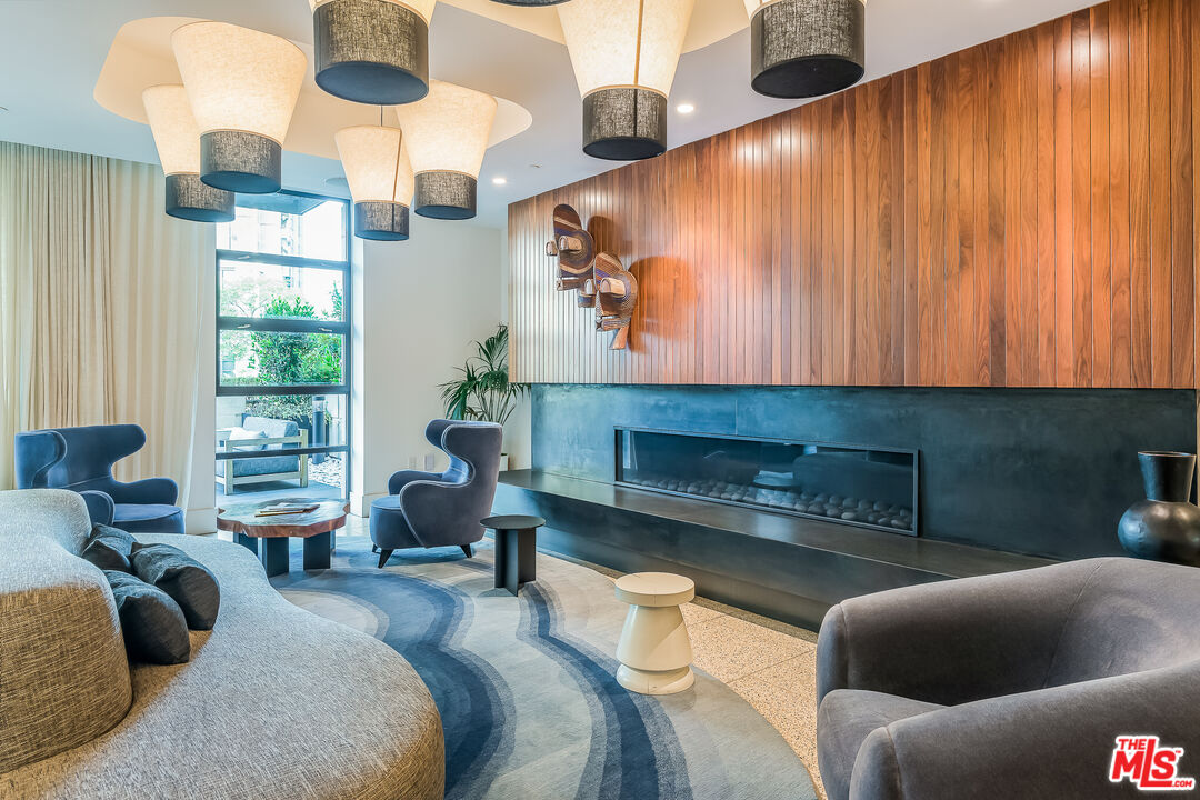 10777 Wilshire Blvd Unit: 404