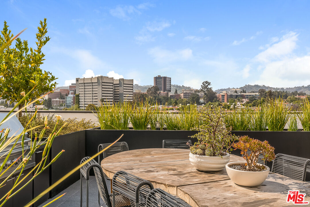 10777 Wilshire Blvd Unit: 404