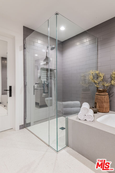 10777 Wilshire Blvd Unit: 404