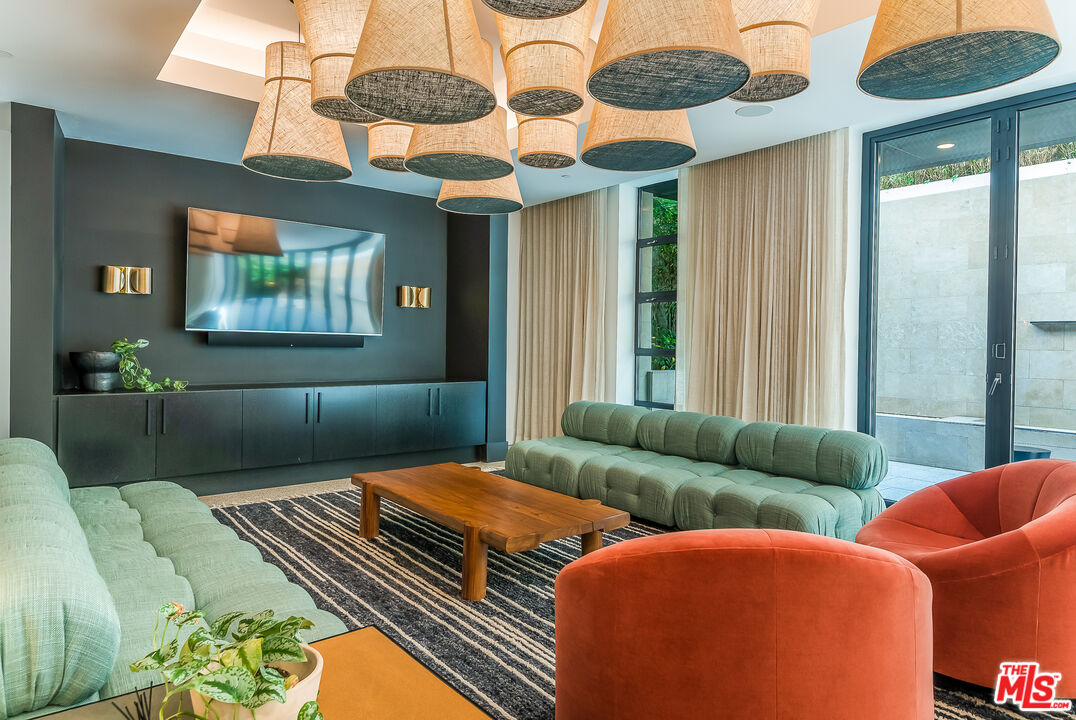 10777 Wilshire Blvd Unit: 404
