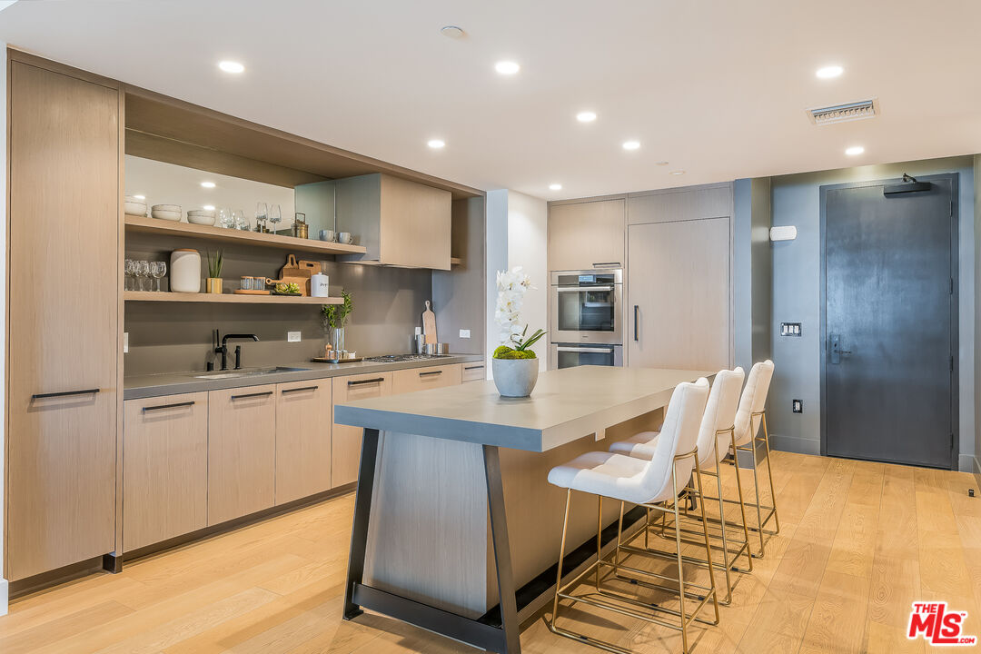 10777 Wilshire Blvd Unit: 404