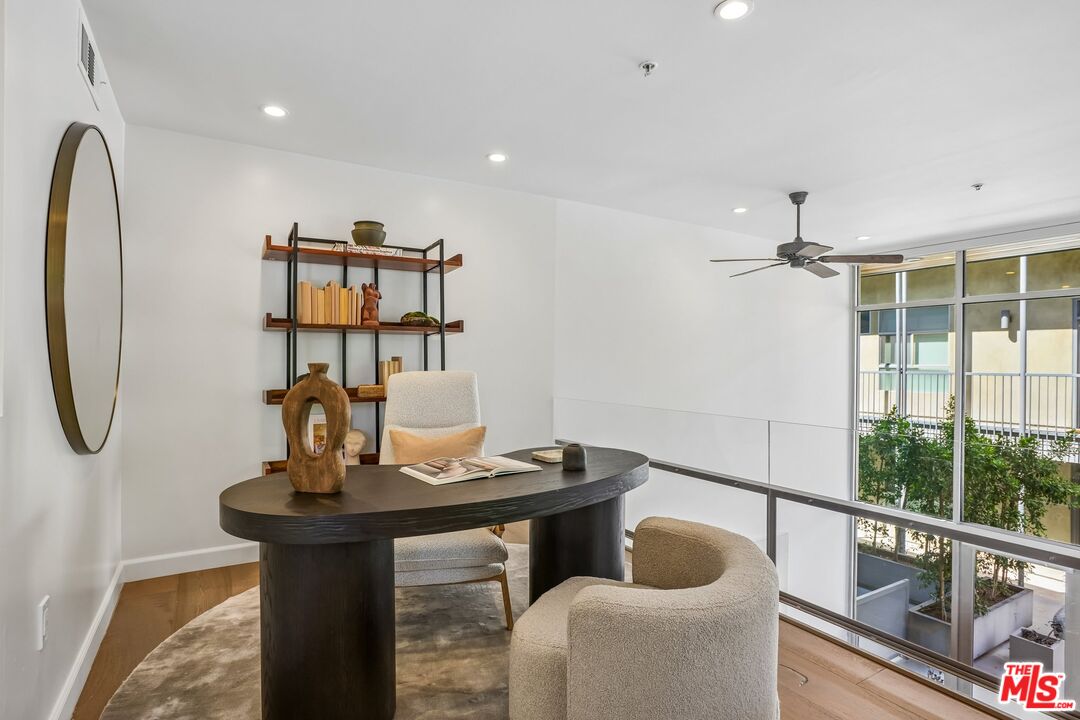 5806 Waring Ave Unit: 7