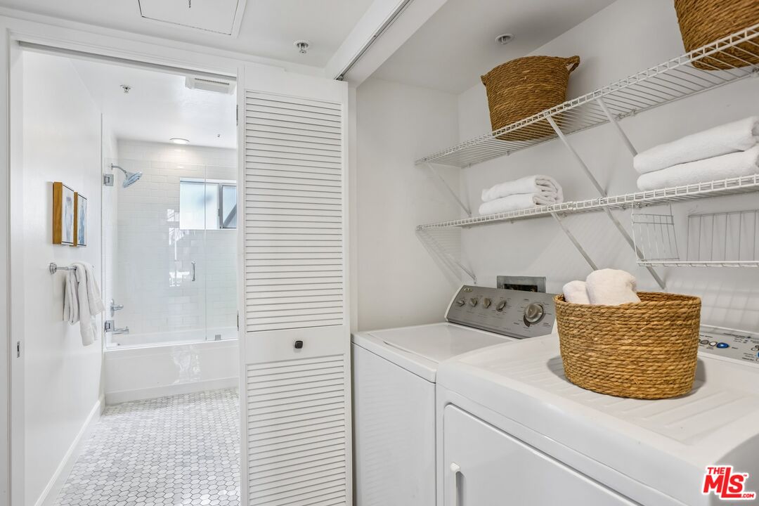 5806 Waring Ave Unit: 7